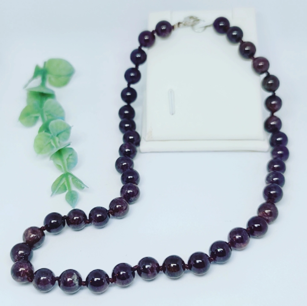 Beautiful Garnet beaded necklace 😍